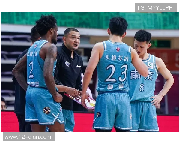 南京篮球队在篮球团队协作排行榜中荣获第六名展现出色团队精神与默契配合 南京篮球队在篮球团队协作排行榜中荣获第六名展现出色团队精神与默契配合