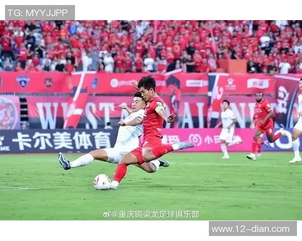 重庆足球队的灵活战术揭秘与球队发展历程探讨