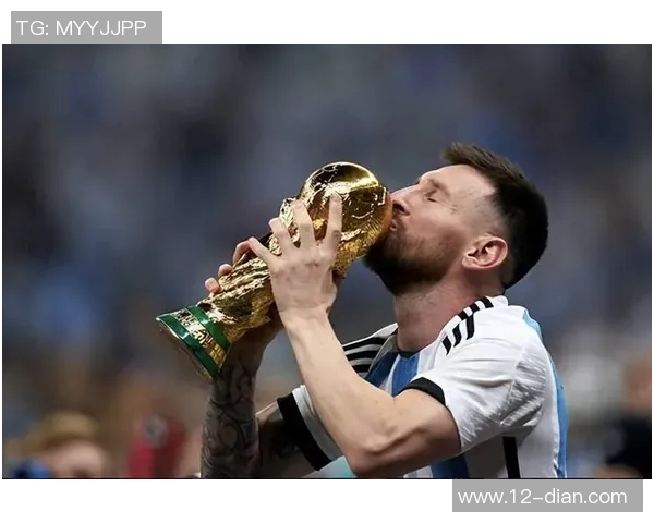 足球明星的辉煌与沉浮：从贝利到梅西的传奇历程回顾